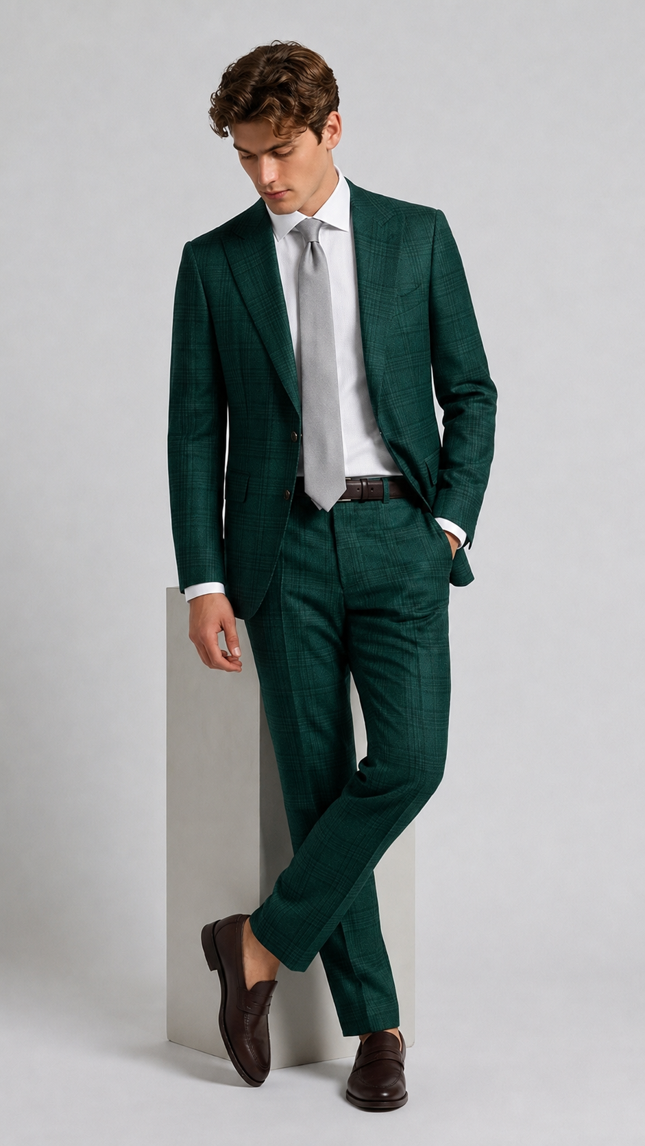TailorCraft Refined Wool Suit – Lightweight Structure, Half-Canvas